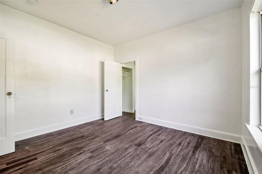 Active With Contract: $245,000 (3 beds, 2 baths, 1081 Square Feet)