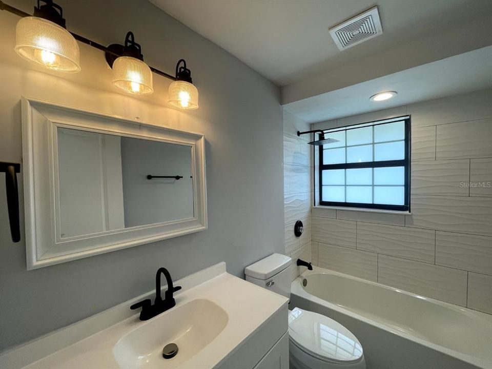 For Sale: $278,000 (2 beds, 2 baths, 1369 Square Feet)