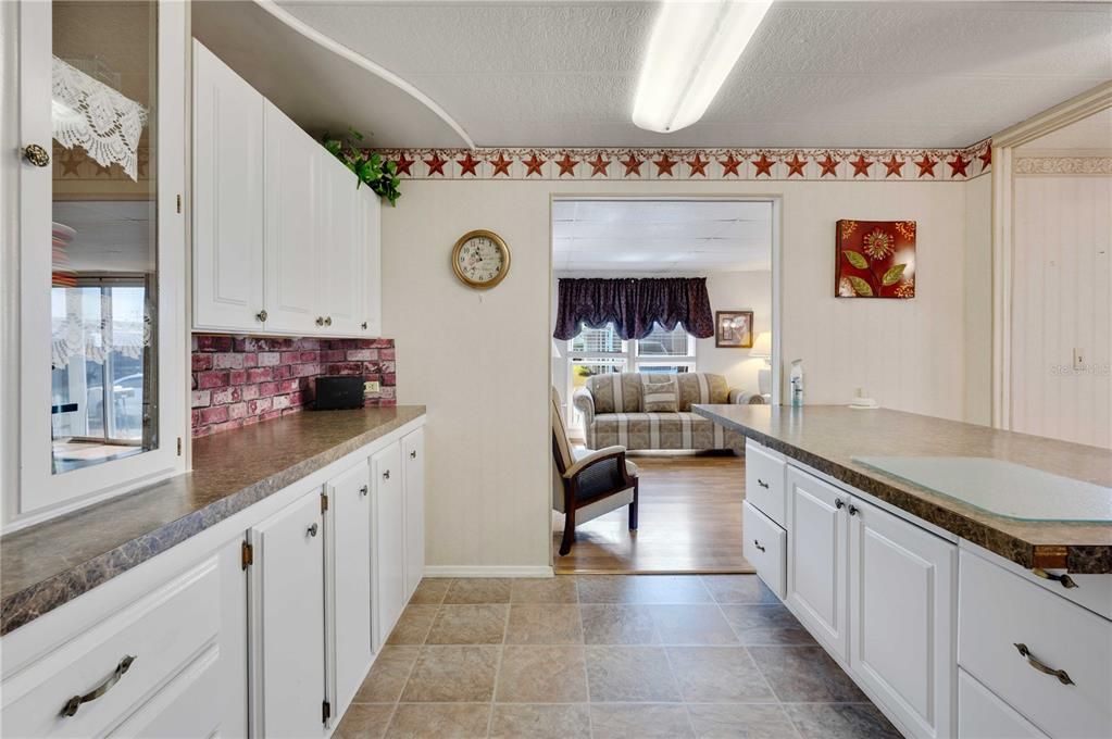 For Sale: $144,000 (2 beds, 2 baths, 1152 Square Feet)