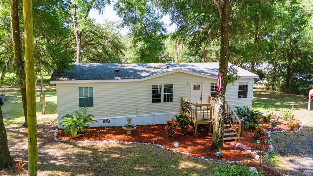 This home has a 2020 shingle roof.