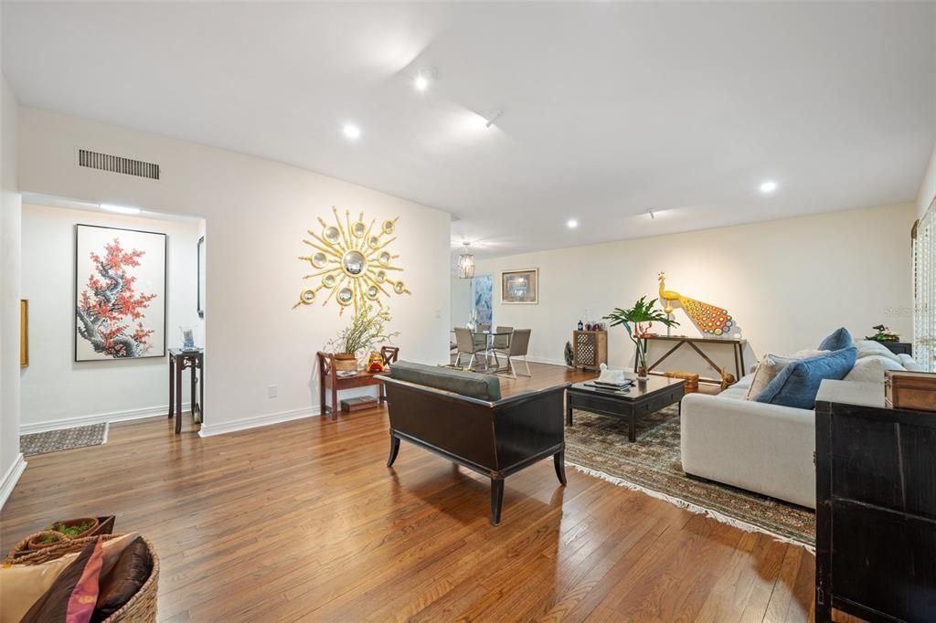 Active With Contract: $989,000 (3 beds, 2 baths, 1889 Square Feet)