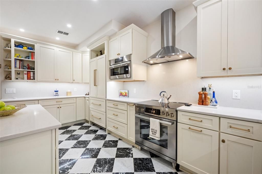 Active With Contract: $989,000 (3 beds, 2 baths, 1889 Square Feet)