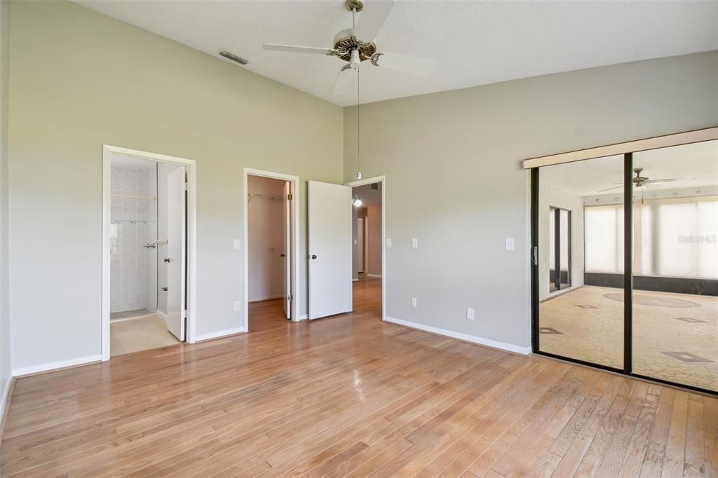 Active With Contract: $224,900 (2 beds, 2 baths, 1106 Square Feet)