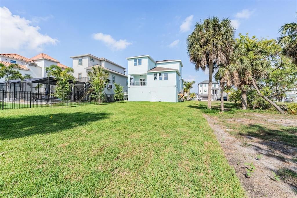 For Sale: $799,900 (4 beds, 2 baths, 2507 Square Feet)