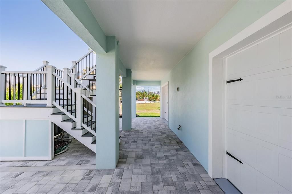 For Sale: $799,900 (4 beds, 2 baths, 2507 Square Feet)