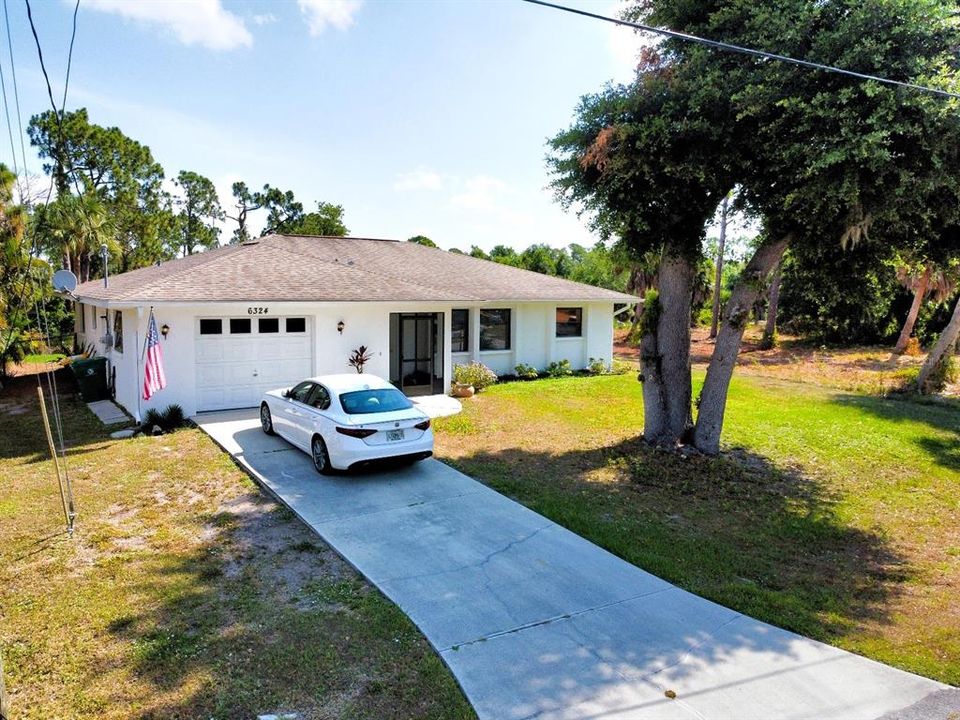 Active With Contract: $279,900 (2 beds, 2 baths, 1235 Square Feet)