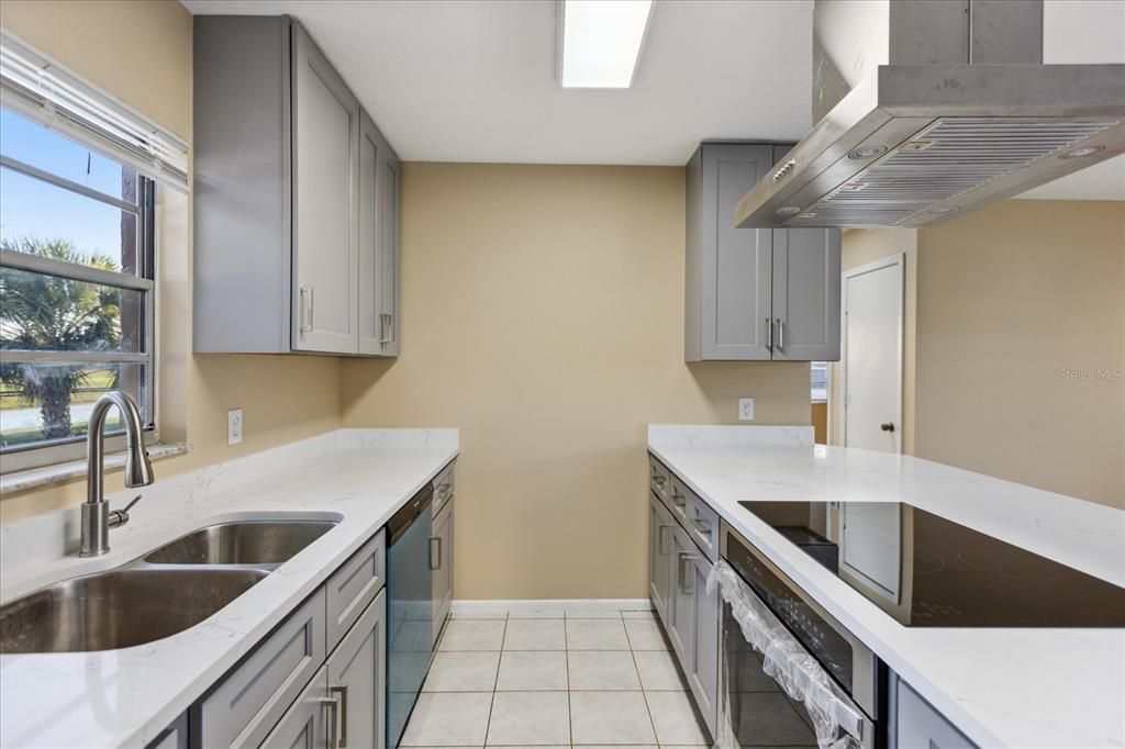 Active With Contract: $2,300 (3 beds, 2 baths, 1100 Square Feet)