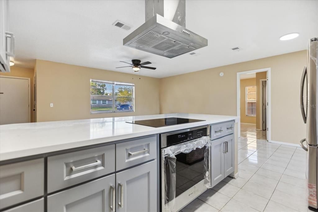 Active With Contract: $2,300 (3 beds, 2 baths, 1100 Square Feet)