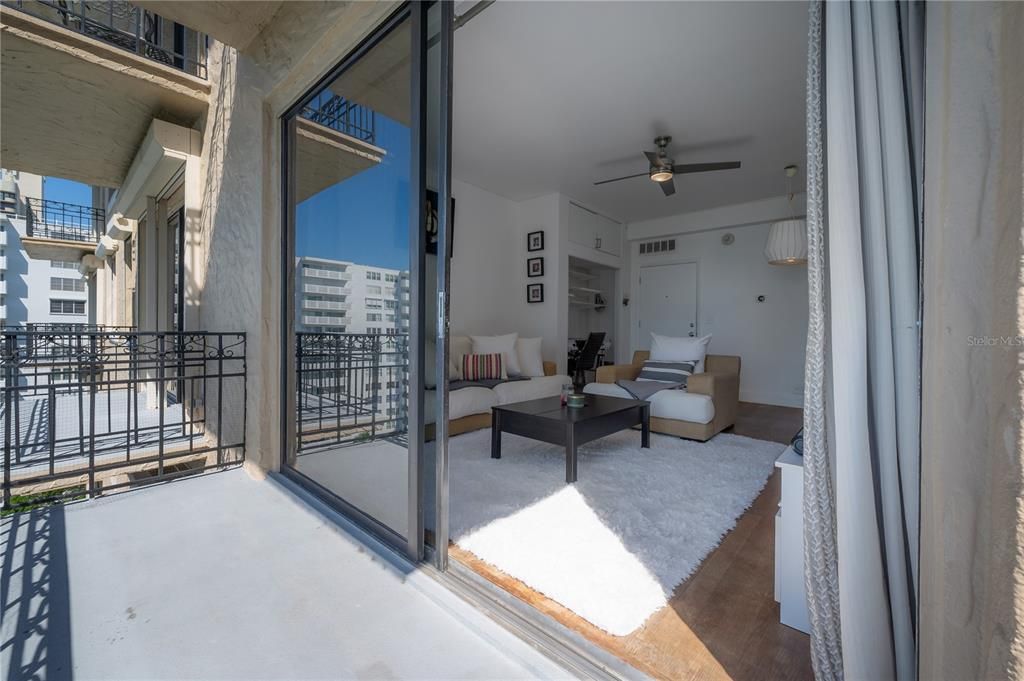 Active With Contract: $289,000 (1 beds, 1 baths, 494 Square Feet)