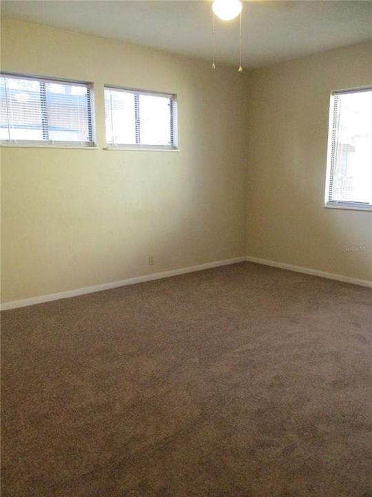 For Rent: $1,400 (2 beds, 2 baths, 1032 Square Feet)