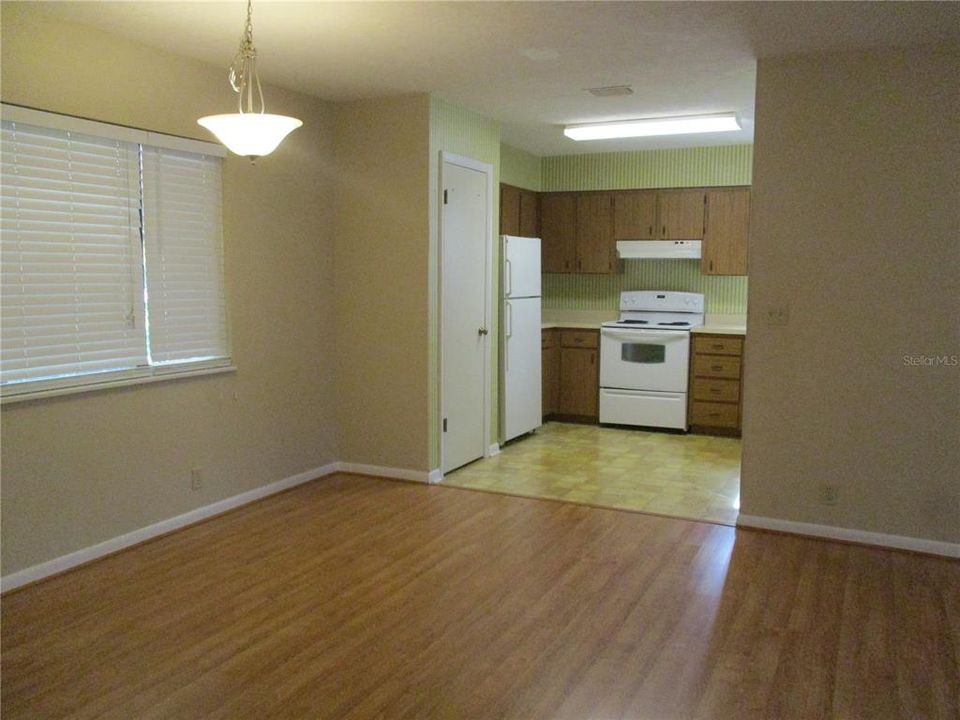 For Rent: $1,400 (2 beds, 2 baths, 1032 Square Feet)