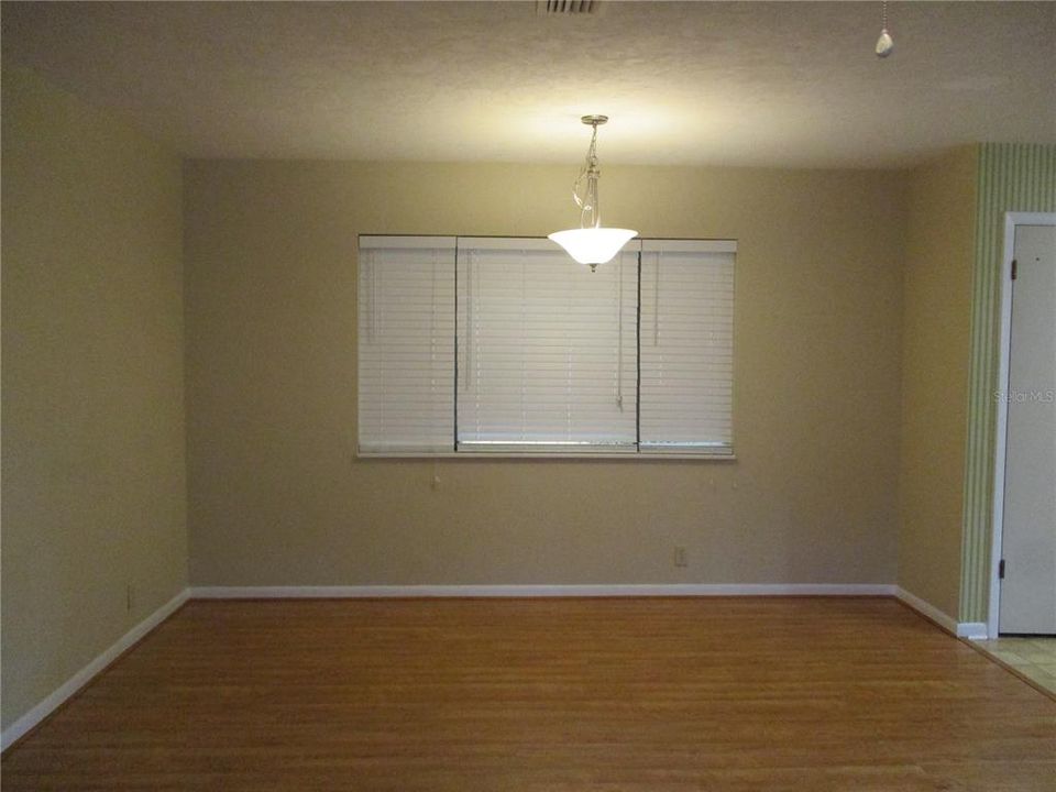 For Rent: $1,400 (2 beds, 2 baths, 1032 Square Feet)