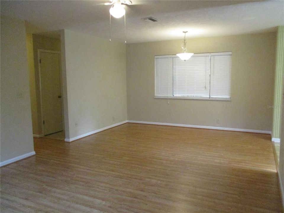 For Rent: $1,400 (2 beds, 2 baths, 1032 Square Feet)