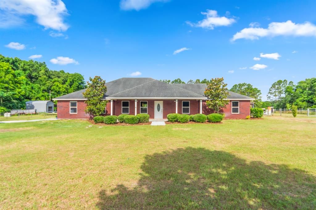 For Sale: $699,000 (3 beds, 2 baths, 2216 Square Feet)