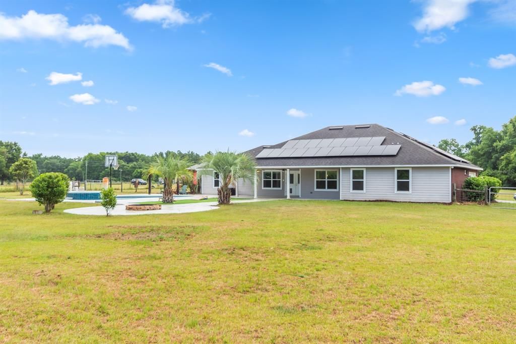 For Sale: $699,000 (3 beds, 2 baths, 2216 Square Feet)