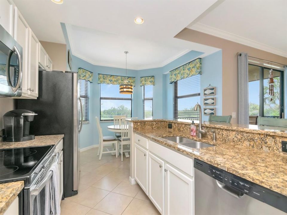 For Sale: $329,500 (2 beds, 2 baths, 1156 Square Feet)