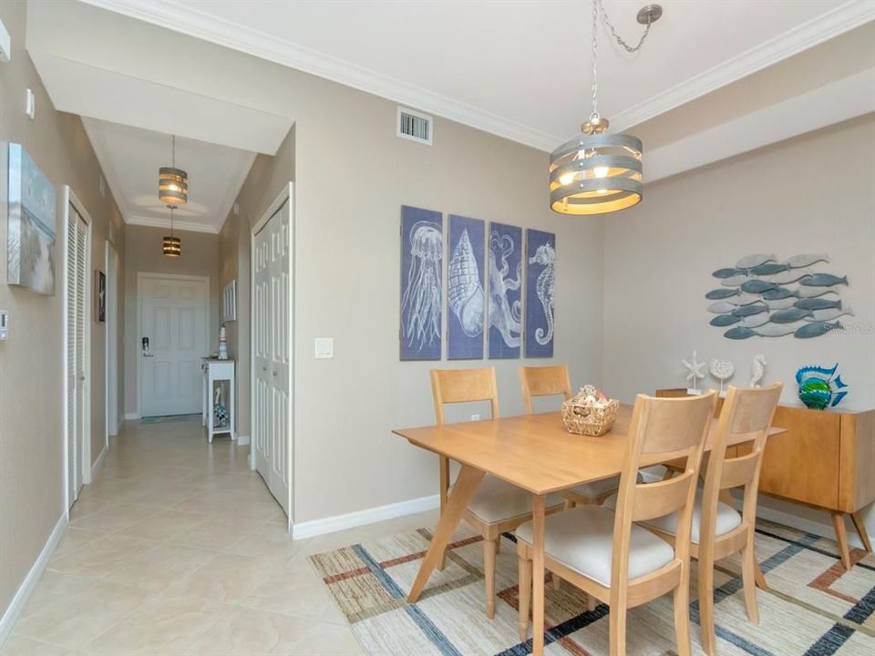 For Sale: $329,500 (2 beds, 2 baths, 1156 Square Feet)