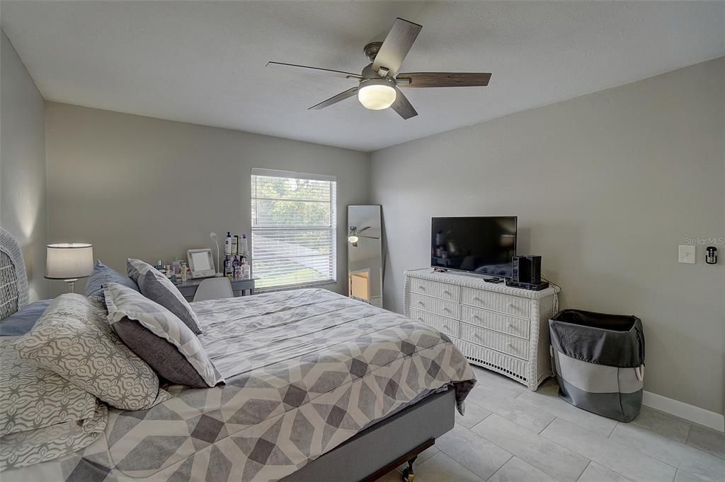 For Sale: $245,000 (2 beds, 2 baths, 1151 Square Feet)