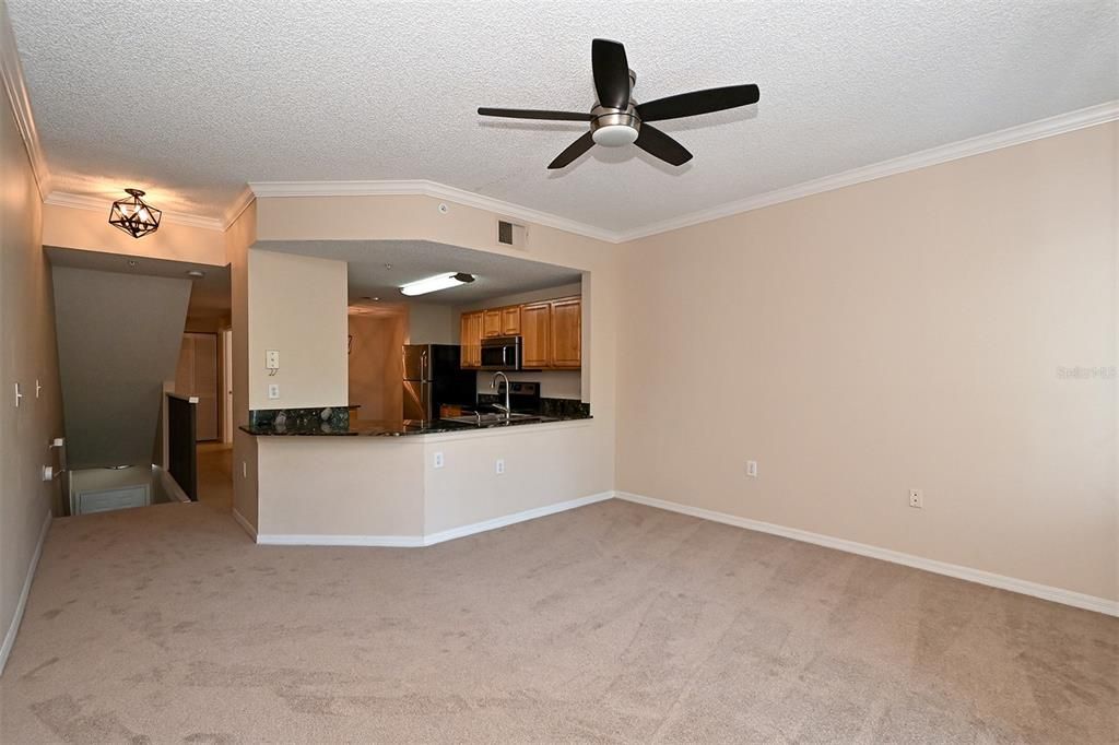 For Sale: $224,900 (1 beds, 1 baths, 1032 Square Feet)