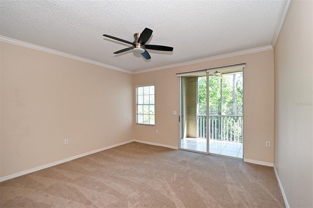 For Sale: $224,900 (1 beds, 1 baths, 1032 Square Feet)