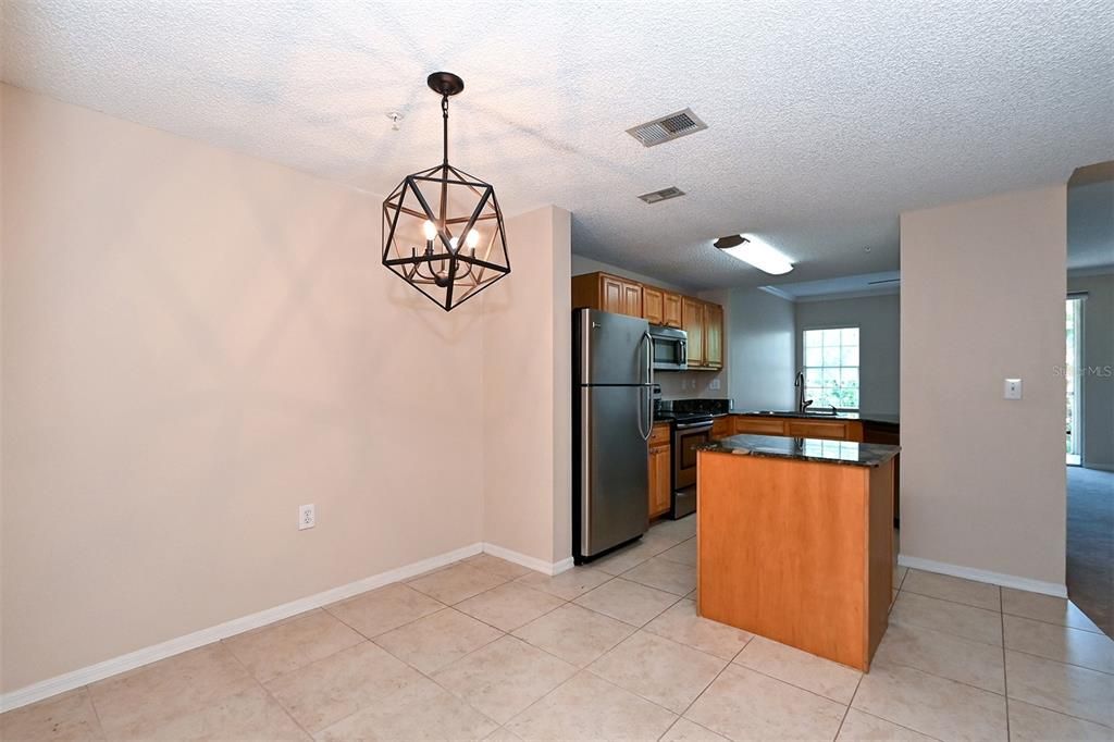 For Sale: $224,900 (1 beds, 1 baths, 1032 Square Feet)