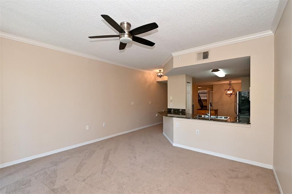 For Sale: $224,900 (1 beds, 1 baths, 1032 Square Feet)