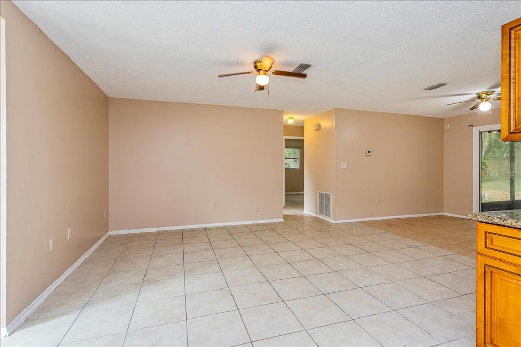 For Sale: $219,900 (3 beds, 2 baths, 1514 Square Feet)