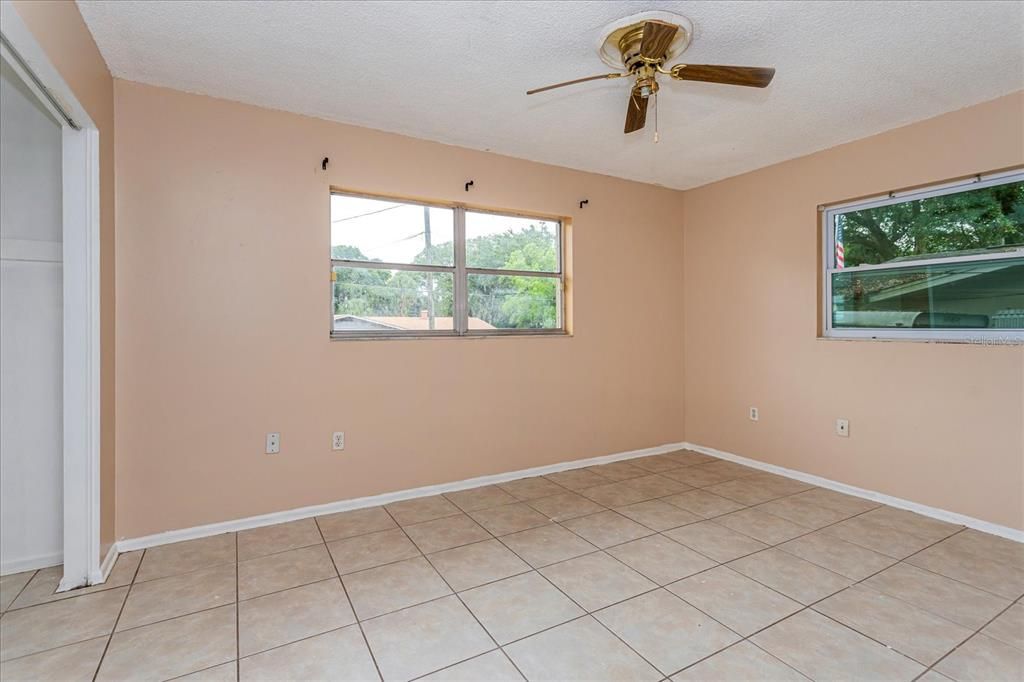 Active With Contract: $219,900 (3 beds, 2 baths, 1514 Square Feet)