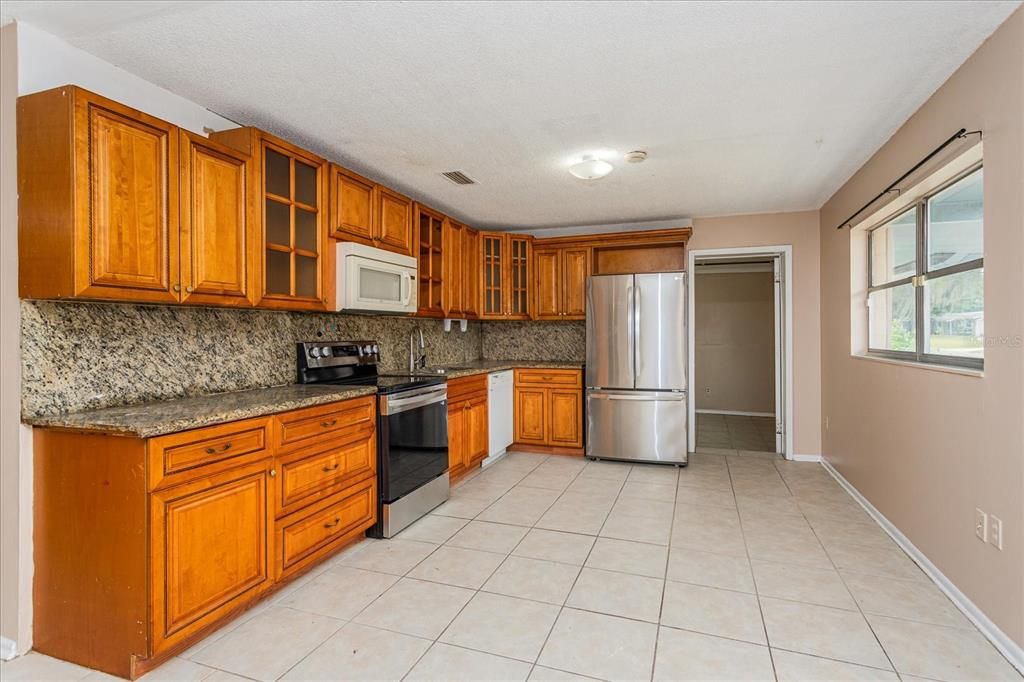 Active With Contract: $219,900 (3 beds, 2 baths, 1514 Square Feet)