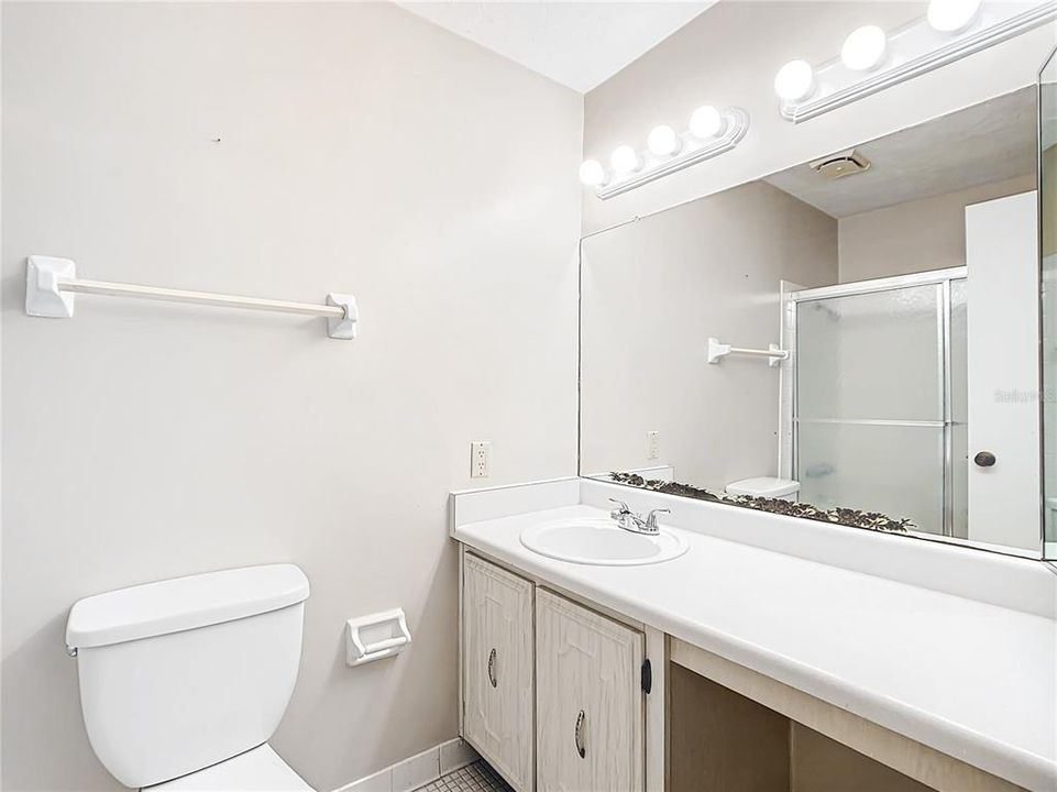 For Sale: $119,000 (2 beds, 2 baths, 1085 Square Feet)