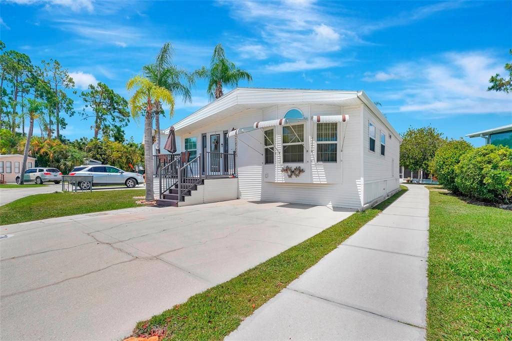 10702 Everglades Kite Cir Front Facade