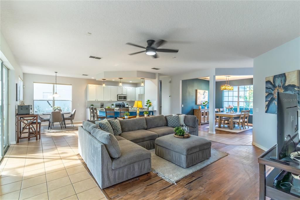 Active With Contract: $650,000 (5 beds, 3 baths, 3095 Square Feet)