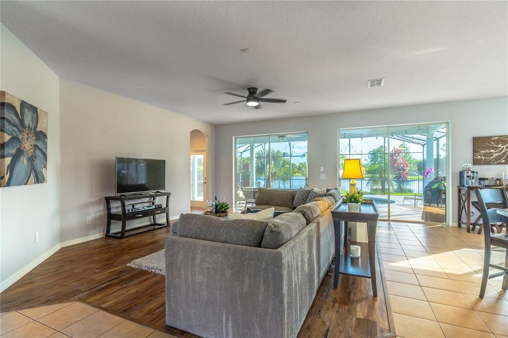 Active With Contract: $650,000 (5 beds, 3 baths, 3095 Square Feet)