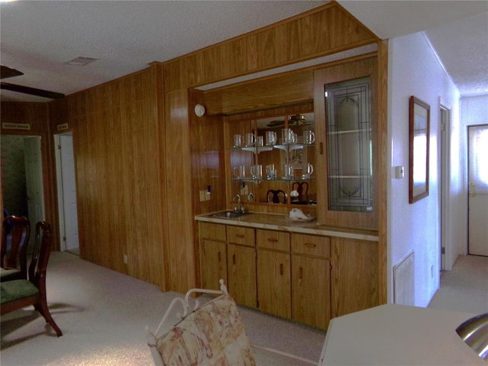 Wet bar in dining/family room