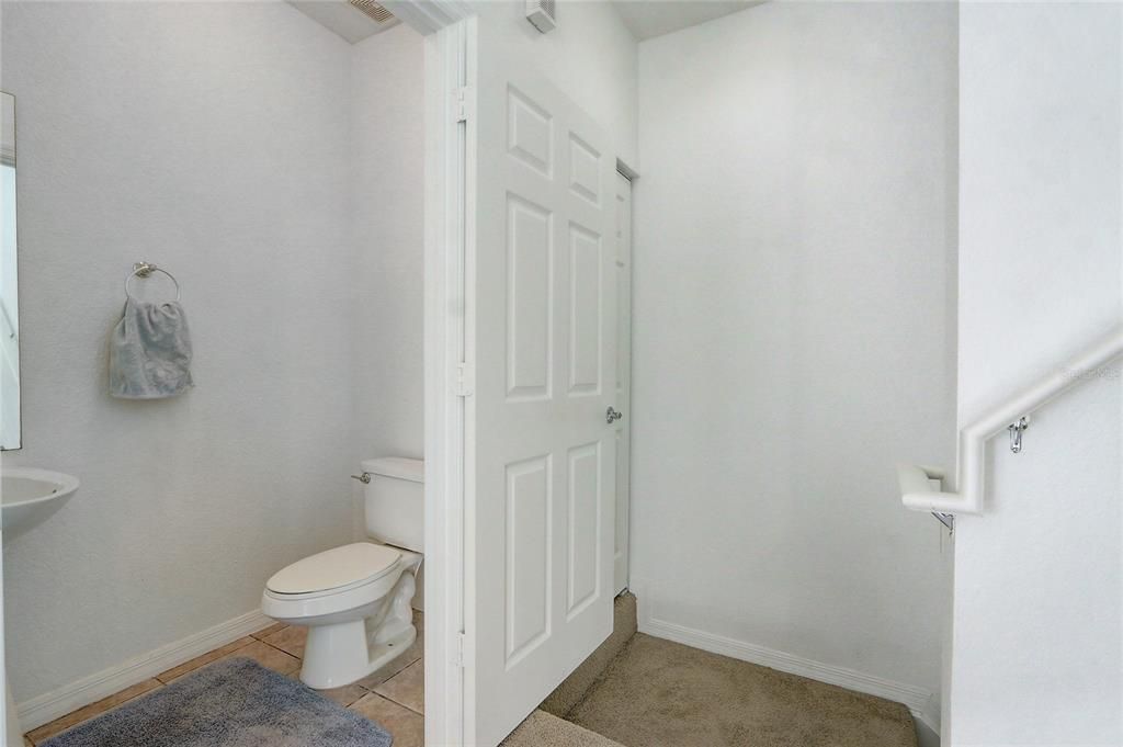 For Sale: $275,000 (2 beds, 2 baths, 1250 Square Feet)