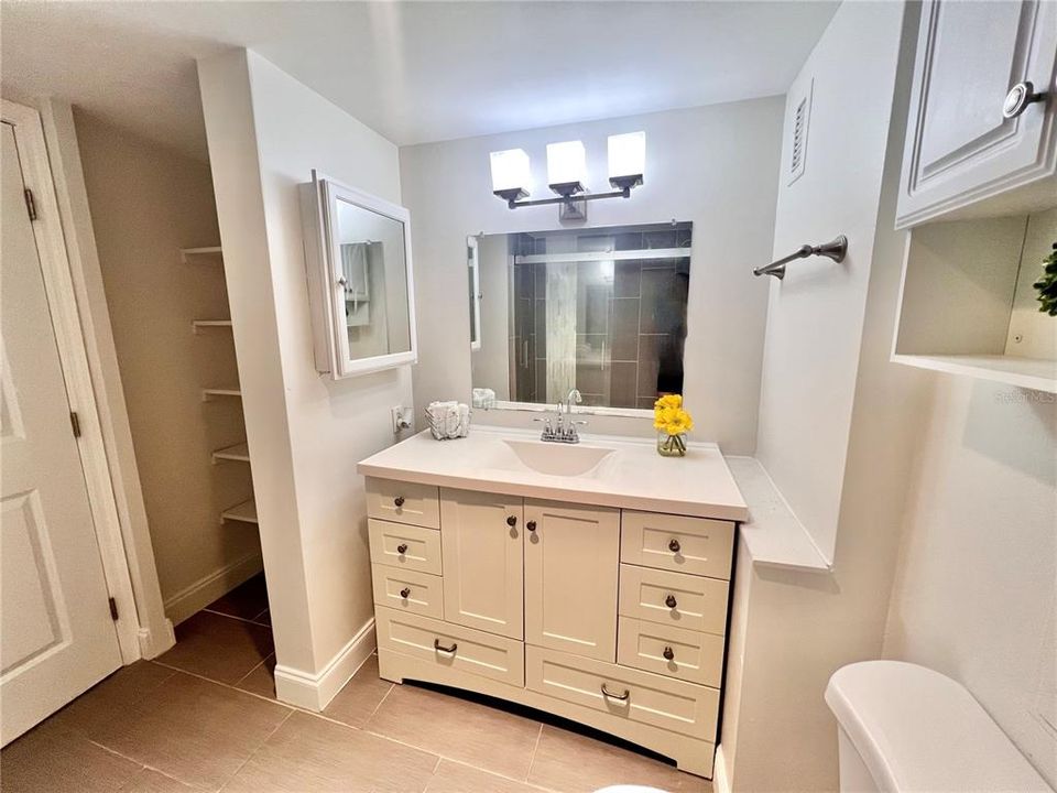 Recently Sold: $519,000 (2 beds, 1 baths, 1090 Square Feet)