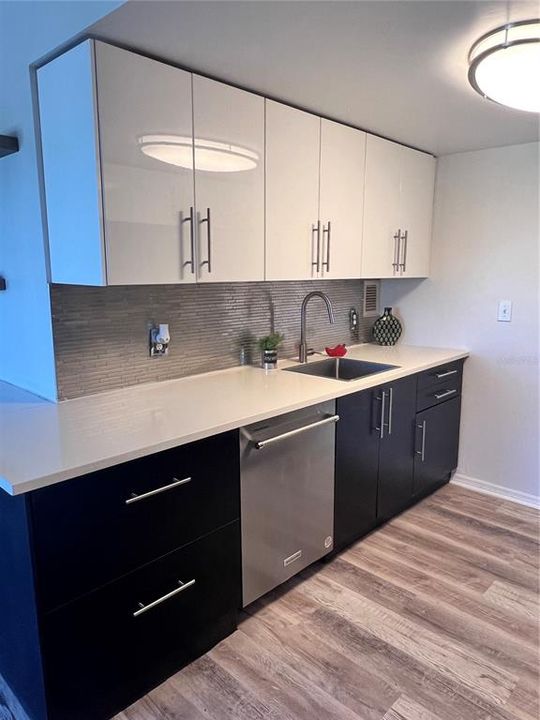 Recently Sold: $519,000 (2 beds, 1 baths, 1090 Square Feet)