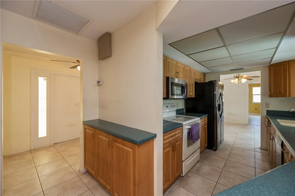 Active With Contract: $330,000 (4 beds, 2 baths, 1976 Square Feet)