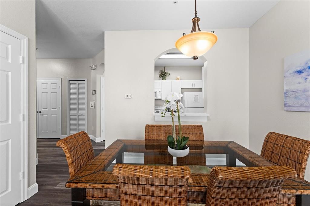 Active With Contract: $279,900 (3 beds, 2 baths, 1268 Square Feet)