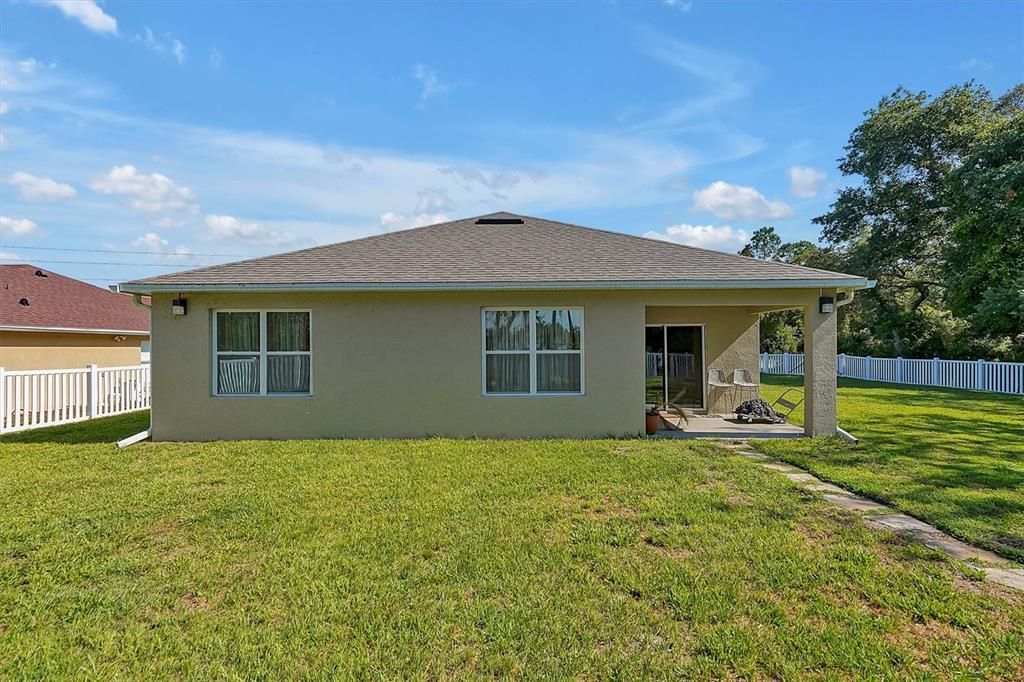 For Sale: $399,900 (4 beds, 2 baths, 1828 Square Feet)