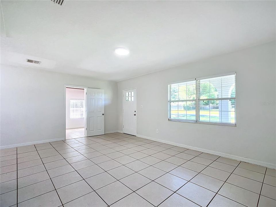 For Sale: $255,000 (3 beds, 2 baths, 1332 Square Feet)