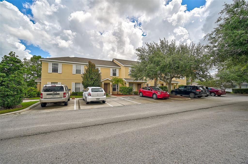 For Sale: $300,000 (3 beds, 2 baths, 1276 Square Feet)