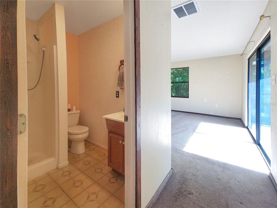 For Sale: $299,000 (2 beds, 2 baths, 1088 Square Feet)