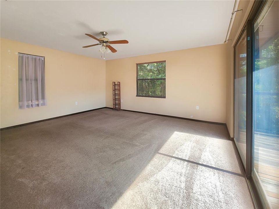 For Sale: $279,000 (2 beds, 2 baths, 1088 Square Feet)