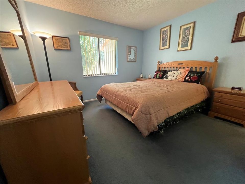 For Sale: $129,900 (2 beds, 2 baths, 1029 Square Feet)