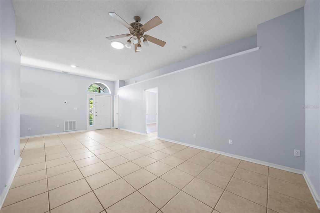 For Sale: $369,900 (3 beds, 2 baths, 1405 Square Feet)