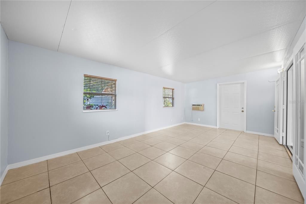 For Sale: $369,900 (3 beds, 2 baths, 1405 Square Feet)