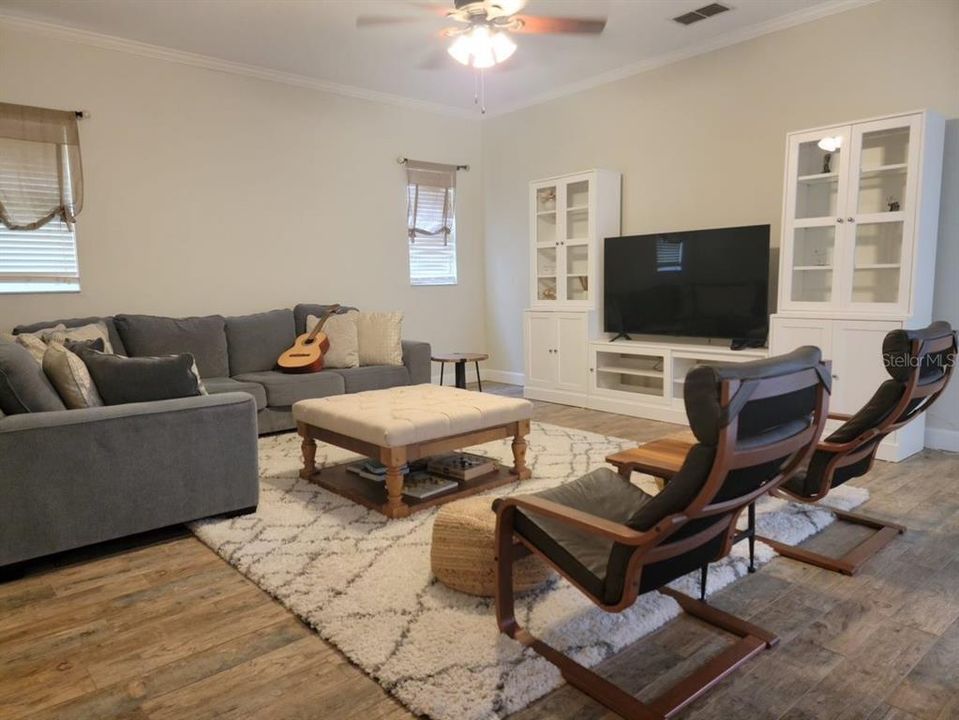 Active With Contract: $659,000 (4 beds, 2 baths, 2353 Square Feet)