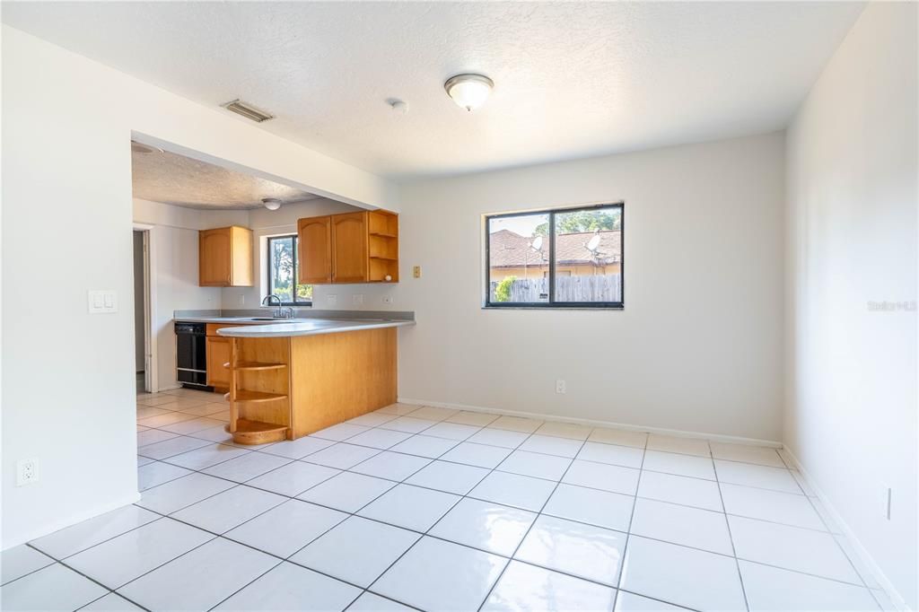 For Sale: $269,000 (4 beds, 2 baths, 1423 Square Feet)