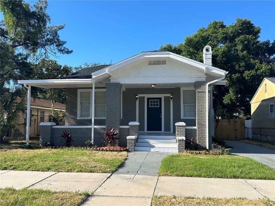 Recently Sold: $975,000 (3 beds, 2 baths, 2123 Square Feet)